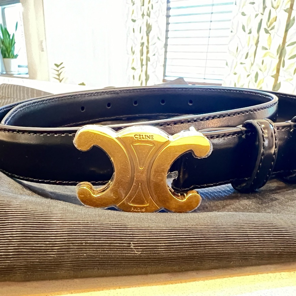 Celine-MEDIUM TRIOMPHE BELT IN TAURILLON LEATHER
